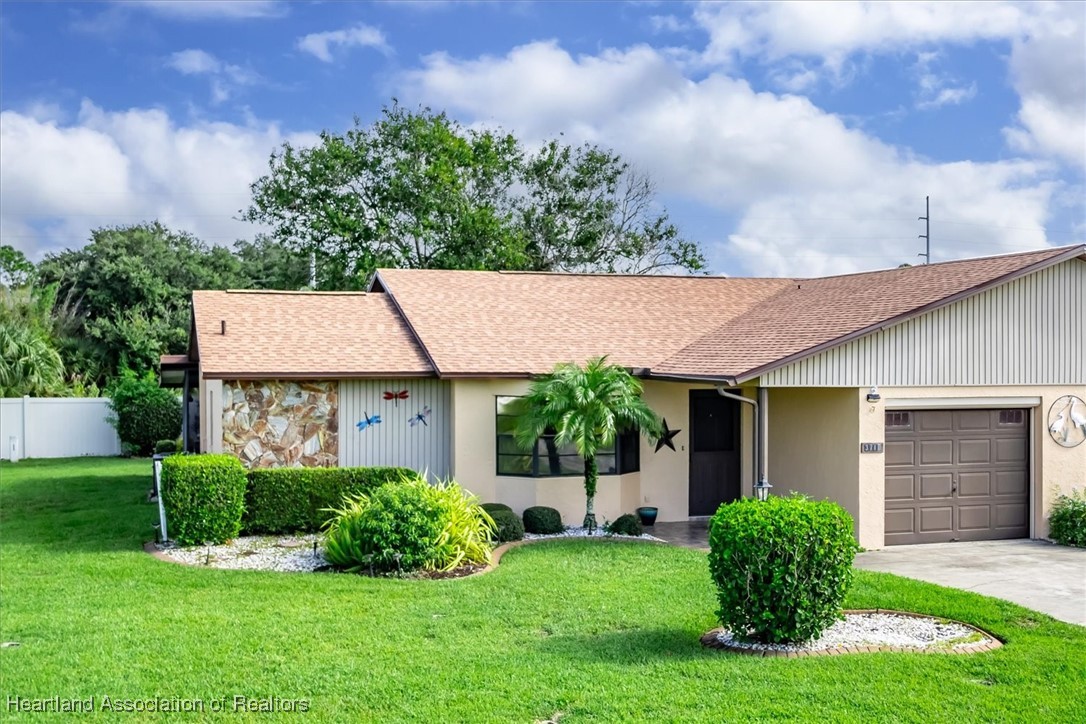 Thunderbird Hill Cir, Sebring, FL 33872