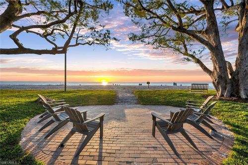 2050 Crayton Rd, NAPLES, FL, 34102-5025 | Card Image