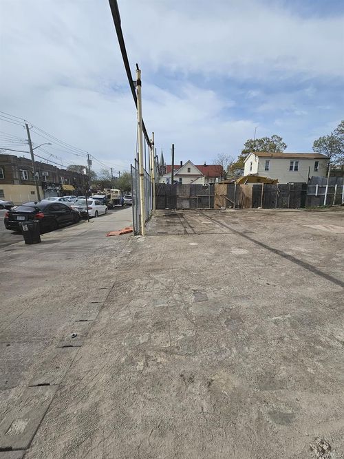 109 Sutphin Blvd, New York, NY, 11435 | Card Image