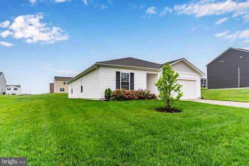 9 American Ave, CARLISLE, PA, 17013-9910 | Card Image
