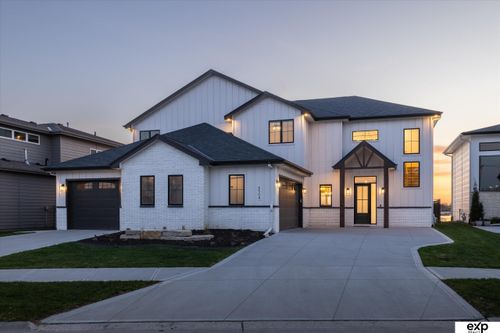 6508 N 289th Cir, Valley, NE, 68064-9504 | Card Image