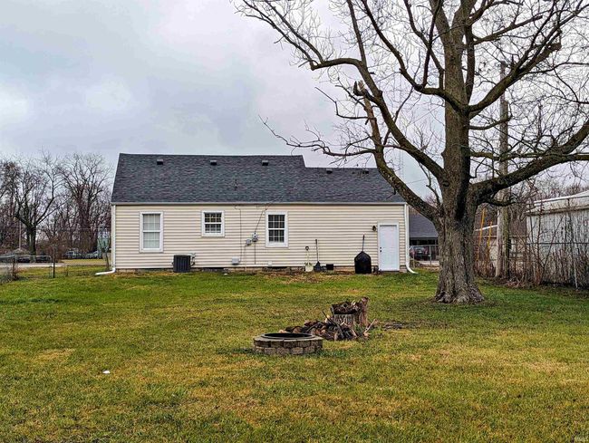 3601 N Walnut St, House other with 3 bedrooms, 1 bathrooms and null parking in Muncie IN | Image 8