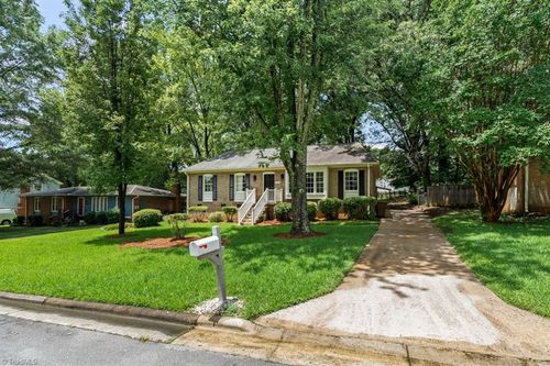 3006 Royalton Dr, Greensboro, NC, 27406-6226 | Card Image