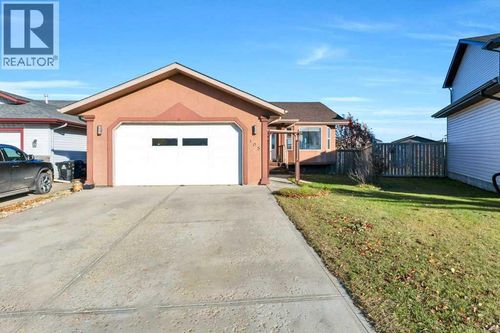 105 Pondside, Blackfalds, AB, T4M0G3 | Card Image