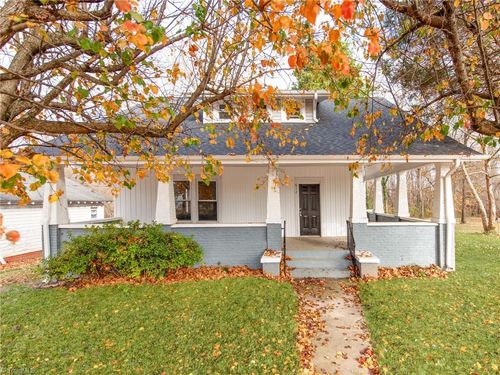 612 Thomas St, Reidsville, NC, 27320-4926 | Card Image