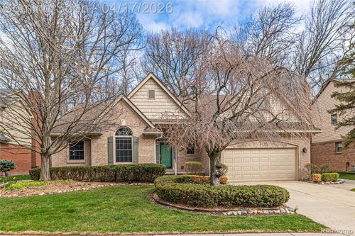 734 Lake Ridge Rd, Rochester Hills, MI, 48307-4497 | Card Image