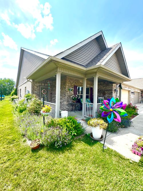 1688 Magnolia Dr, Greenwood, IN, 46143-6915 | Card Image