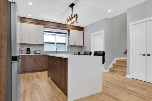 216 99 Ave Se, Calgary, AB, T2J0J1 | Card Image