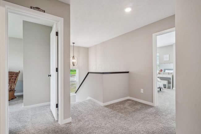 Upstairs landing | Image 18