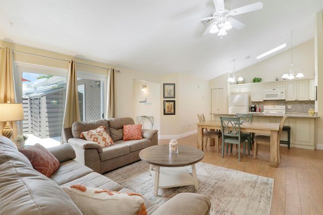 APT-7C - 1801 Us Highway 1, Condo with 2 bedrooms, 2 bathrooms and null parking in Jupiter FL | Image 7