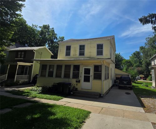 715 E Davenport Street, Iowa City, IA, 52245 | Card Image