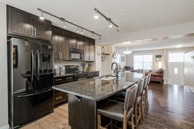 610 Cranford Crt Se, Townhouse with 2 bedrooms, 2 bathrooms and 2 parking in Calgary AB | Image 3