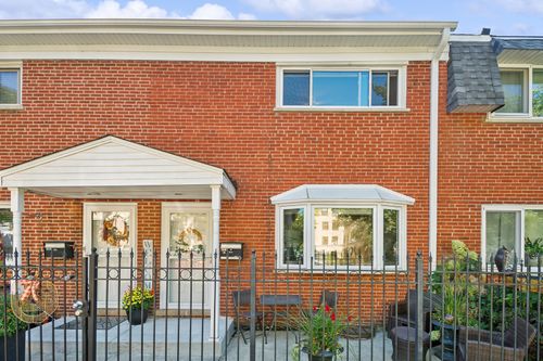 1607 W Sunnyside Ave, Chicago, IL, 60640-5907 | Card Image