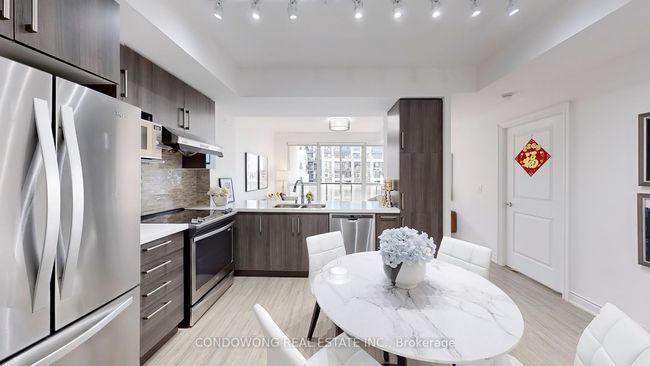 802 - 38 Cedarland Dr, Condo with 3 bedrooms, 2 bathrooms and 1 parking in Markham ON | Image 7