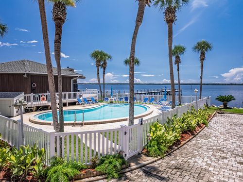 a7-2289 Surf Rd, Panacea, FL, 32346-2658 | Card Image