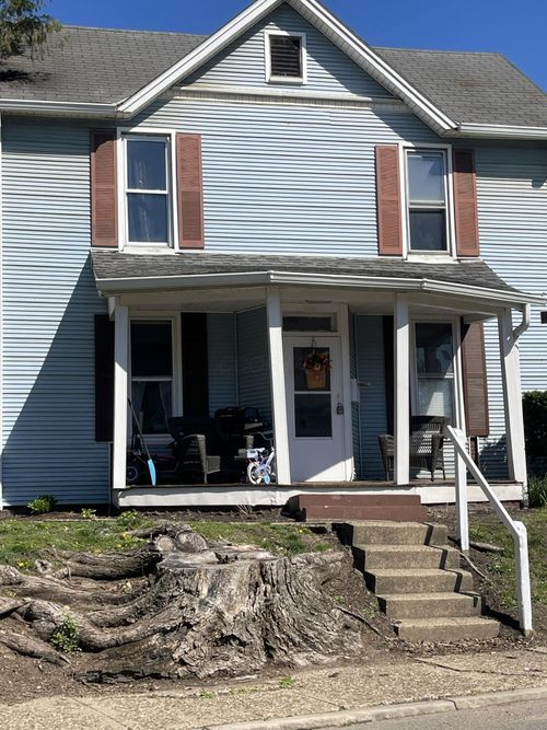 a-866 Main St, Coshocton, OH, 43812-1749 | Card Image