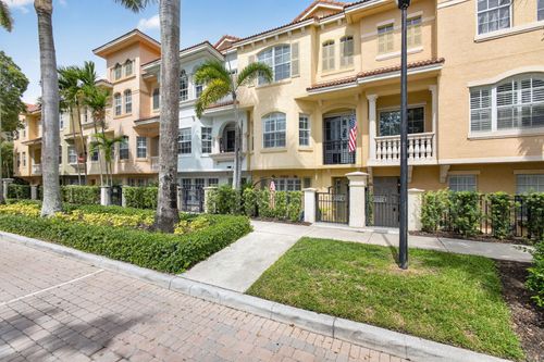 11812 Valencia Gardens Ave, Palm Beach Gardens, FL, 33410-2933 | Card Image