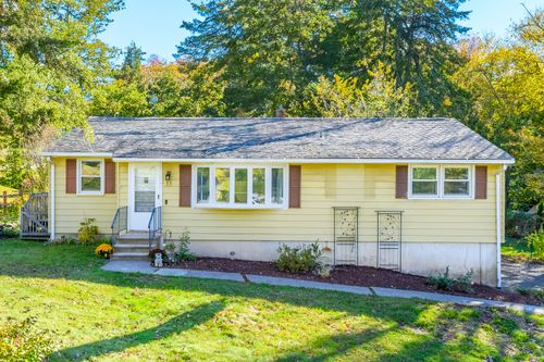 11 Ivy Ln, Wolcott, CT, 06716-2207 | Card Image