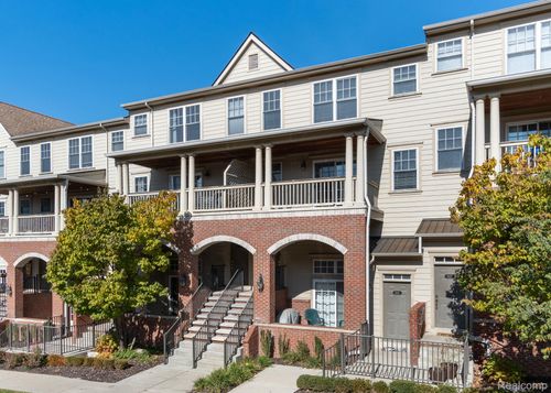 3923 Forester Blvd, Auburn Hills, MI, 48326-3055 | Card Image