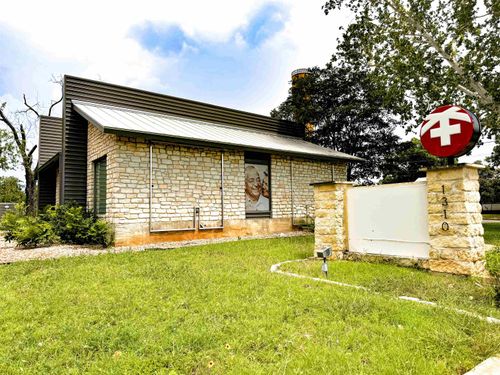1310 Ford St, Llano, TX, 78643-2614 | Card Image