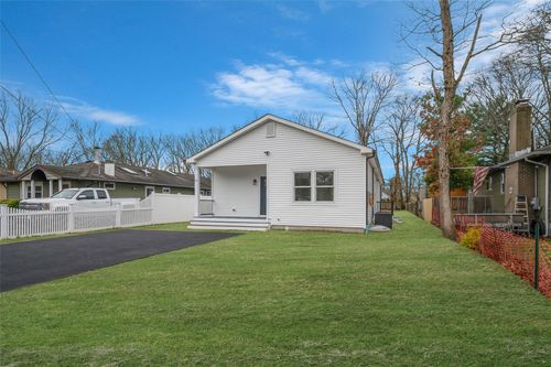 77 Oak Ave Shirley, Ny 119, Brookhaven, NY, 11967 | Card Image