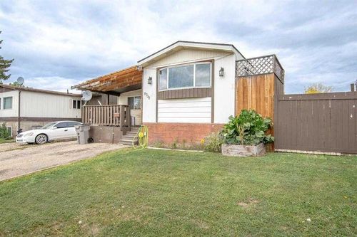 9738 119a Ave, Grande Prairie, AB, T8V5H7 | Card Image