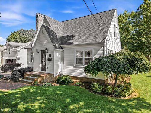 1102 E 9th St, Salem, OH, 44460-1716 | Card Image