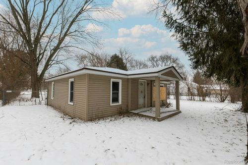 4425 Randolph St, Saginaw, MI, 48601-6784 | Card Image