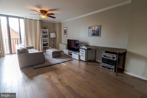 417-4242 East W Highway, CHEVY CHASE, MD, 20815 | Card Image