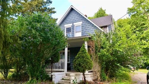 2833 Hubbard Rd, Madison, OH, 44057-2933 | Card Image
