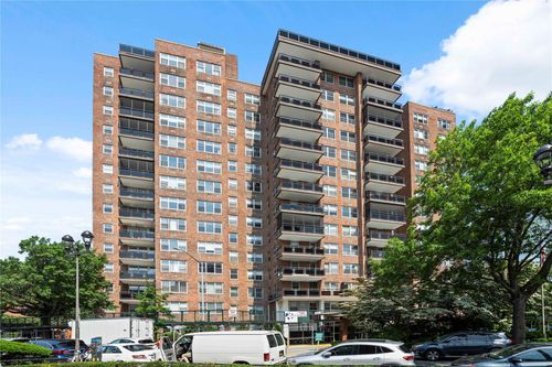 apt-5p-70 108th St, Forest Hills, NY, 11375-4426 | Card Image