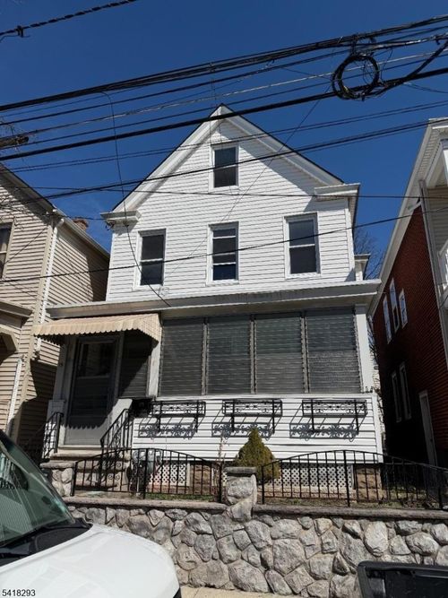 15 Cutler St, Clifton, NJ, 07011-2013 | Card Image