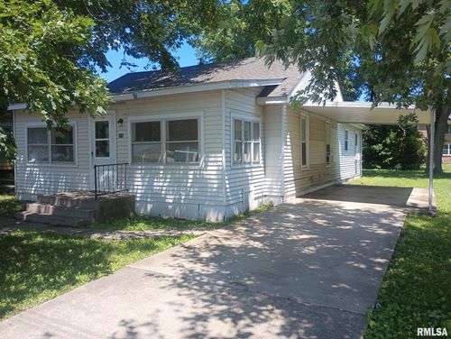 218 S Henrietta St, Divernon, IL, 62530 | Card Image