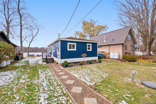 12123 Kirby Ln, South Lyon, MI, 48178-9358 | Card Image