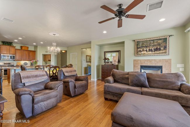 Living Room | Image 16