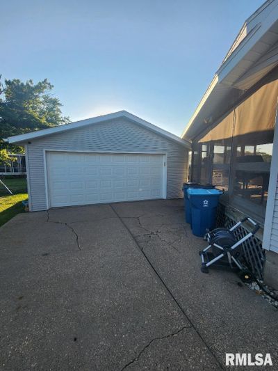 1515 6 Th Avenue, House other with 3 bedrooms, 2 bathrooms and null parking in Camanche IA | Image 3