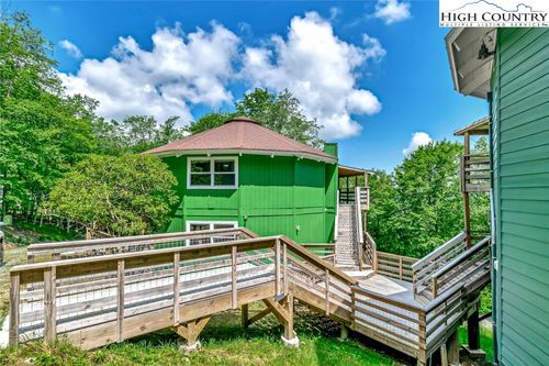 104 Hornbeam Rd, Beech Mountain, NC, 28604-8105 | Card Image