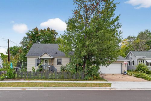 211 Plover St, WISCONSIN RAPIDS, WI, 54494-2931 | Card Image