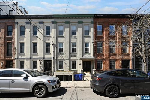 112 Bloomfield St, Hoboken, NJ, 07030-4637 | Card Image