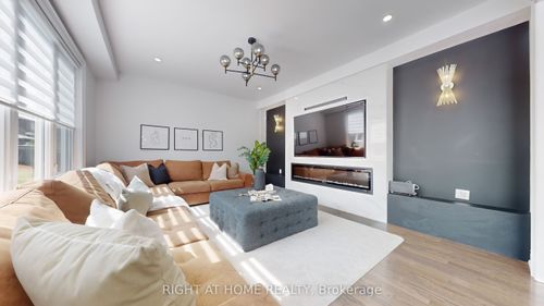 34 Kidd St, Bradford, ON, L3Z0V5 | Card Image