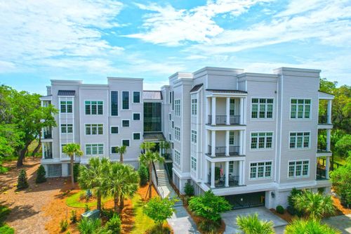 201-108 Fairbanks Oak Aly, Daniel Island, SC, 29492-6344 | Card Image