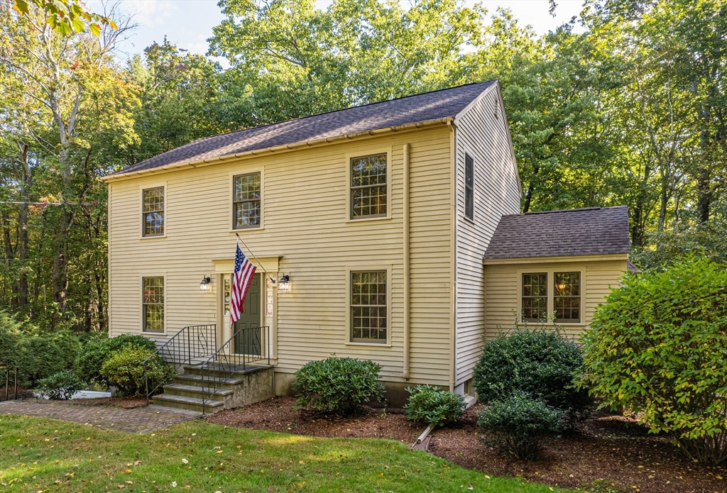 Laurel Hill Rd, Chester, NH 03036