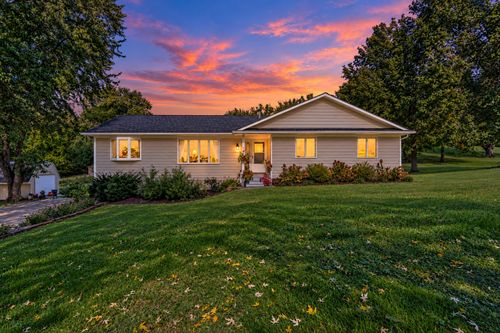 11 Brookside Ct, Bettendorf, IA, 52722-6303 | Card Image