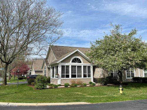 2300 Whispering Pines Dr, Toledo, OH, 43617-2268 | Card Image