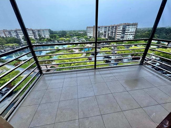 APT-712 - 1100 Saint Charles Pl, Condo with 2 bedrooms, 2 bathrooms and null parking in Pembroke Pines FL | Image 27