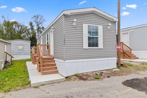 11047 Silver View Ct, South Lyon, MI, 48178-8880 | Card Image