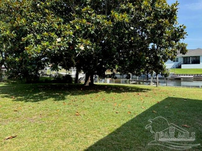 3332 Laurel Dr, House other with 3 bedrooms, 2 bathrooms and 4 parking in Gulf Breeze FL | Image 25