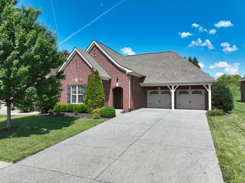223 Meandering Dr, Lebanon, TN, 37090-1557 | Card Image
