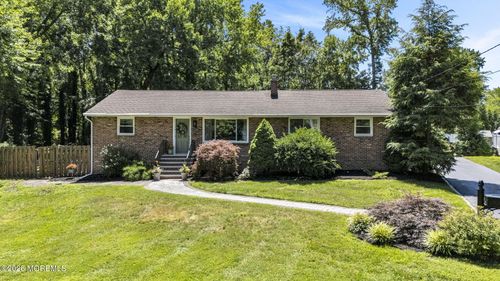 687 Hopping Rd, Belford, NJ, 07718-1190 | Card Image