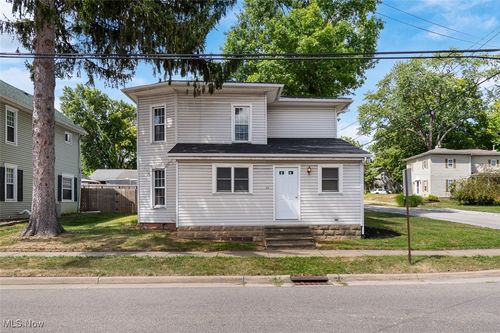 29 Mill St N, Dalton, OH, 44618-8806 | Card Image